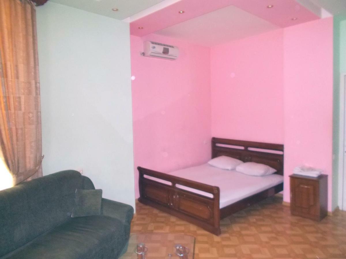 Manand Hotel Erivan Dış mekan fotoğraf