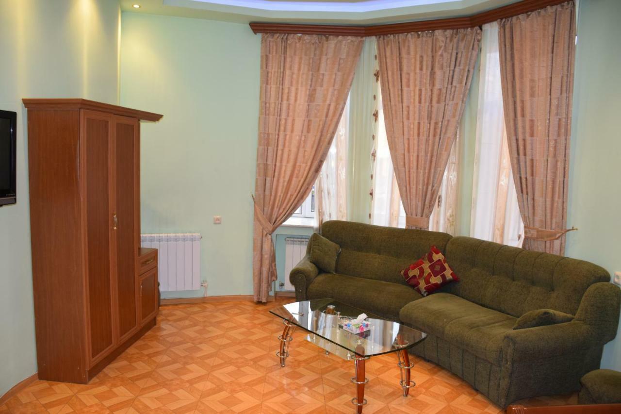 Manand Hotel Erivan Dış mekan fotoğraf